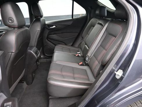 Used 2022 Chevrolet Equinox RS w/ Infotainment Package image 30