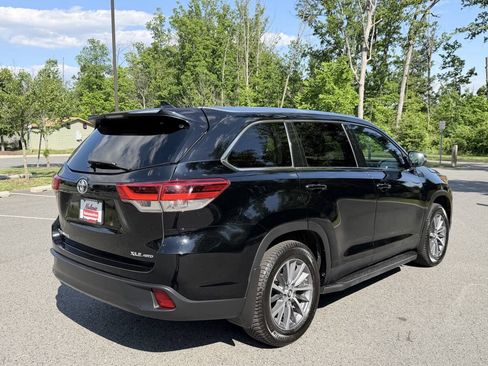 Used 2019 Toyota Highlander XLE AWD/4WD image 6