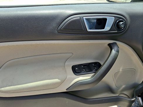 Used 2015 Ford Fiesta SE FWD image 11