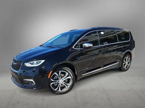 New 2026 Chrysler Pacifica Pinnacle image 1