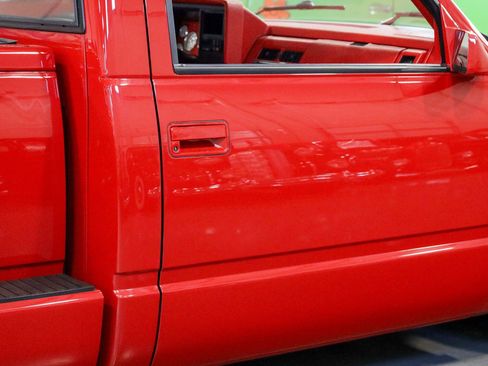 Used 1988 Chevrolet Silverado 1500 2WD Regular Cab image 33