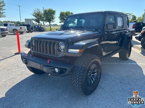 Used 2025 Jeep Wrangler Unlimited Rubicon AWD/4WD image 11