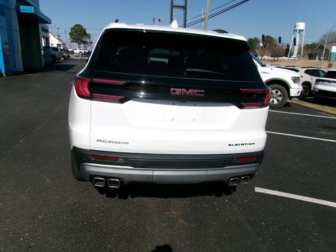 Used 2025 GMC Acadia Elevation image 4