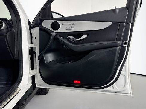 Used 2022 Mercedes-Benz GLC 300 image 22