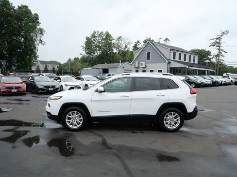 Used 2016 Jeep Cherokee Latitude w/ Safety/Convenience Group AWD/4WD image 7