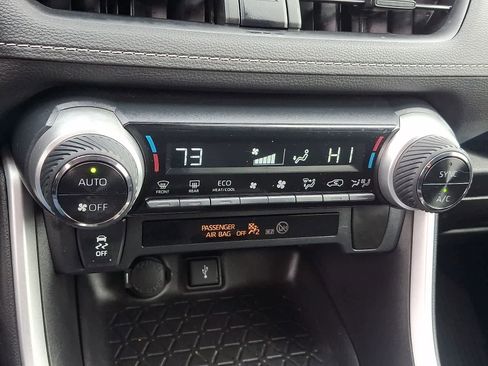 Certified 2021 Toyota RAV4 LE image 18