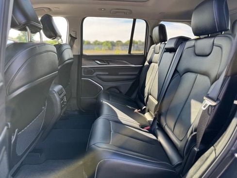 Certified 2022 Jeep Grand Cherokee Limited image 11