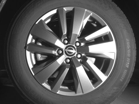 Used 2025 Nissan Pathfinder SV FWD image 12
