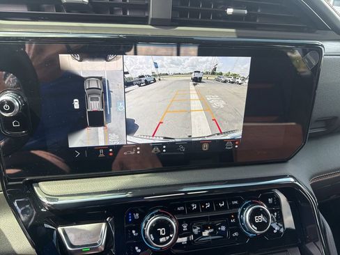 Used 2024 GMC Sierra 1500 AT4 w/ Technology Package image 17