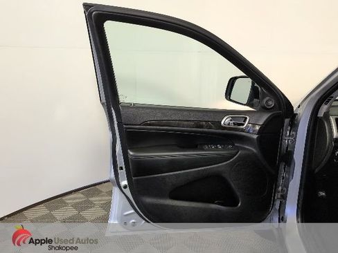 Used 2013 Jeep Grand Cherokee Laredo image 9