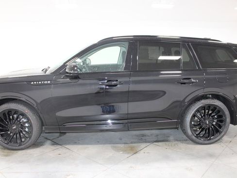 New 2025 Lincoln Aviator Reserve w/ Jet Appearance Package image 5