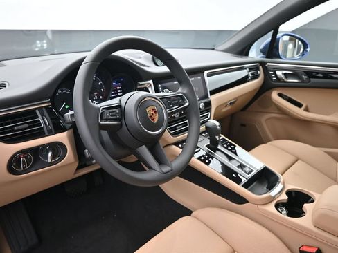 New 2026 Porsche Macan AWD/4WD image 4