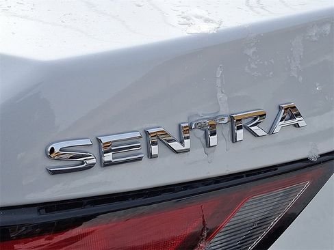 Used 2025 Nissan Sentra SV w/ Trunk Package image 31