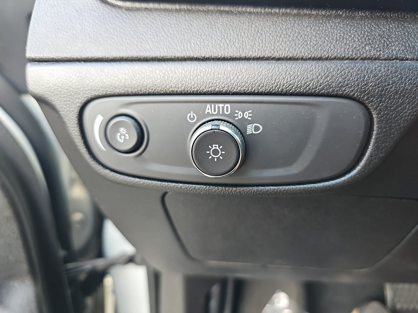Used 2023 Chevrolet Bolt LT w/ Driver Confidence Package FWD image 31