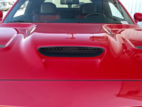 Used 2015 Dodge Challenger SRT Hellcat image 3