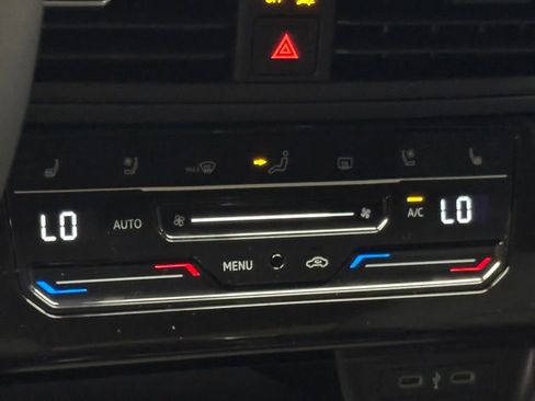 New 2025 Volkswagen Jetta SEL image 17