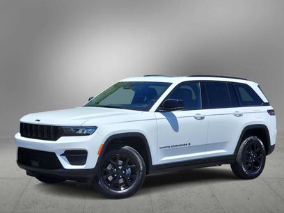 Used 2025 Jeep Grand Cherokee Altitude