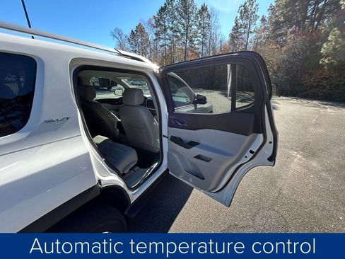 Used 2023 GMC Acadia SLT image 22