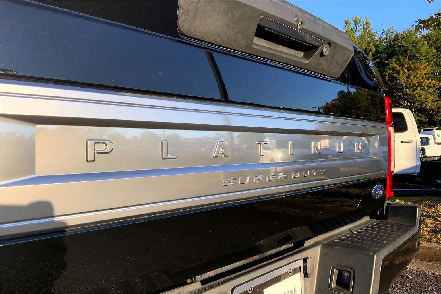 Used 2022 Ford F350 Platinum w/ FX4 Off-Road Package AWD/4WD image 31
