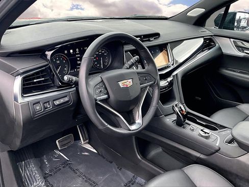 Certified 2023 Cadillac XT6 Sport w/ Technology Package image 17