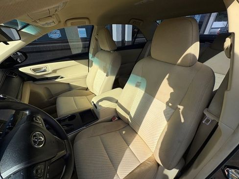 Used 2017 Toyota Camry LE image 14