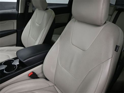 Used 2017 Ford Edge Titanium w/ Equipment Group 301A image 18