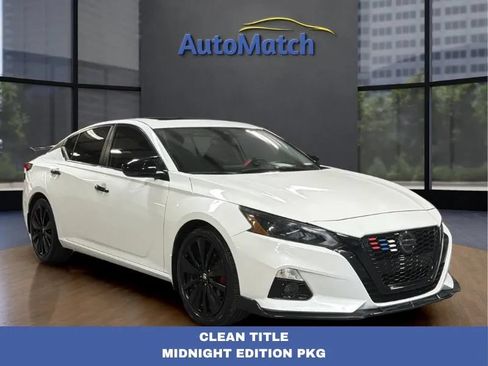 Used 2022 Nissan Altima 2.5 SR w/ Midnight Edition Package FWD image 1
