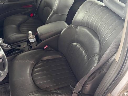 Used 2001 Pontiac Bonneville SE w/ 1SC Opt Pkg image 15