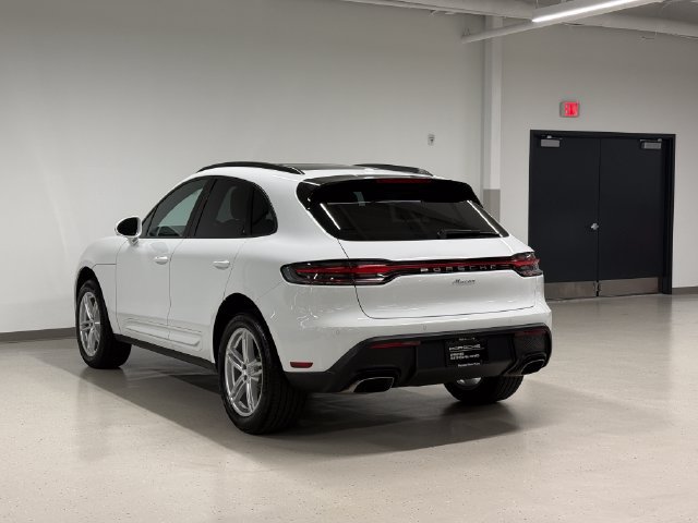 Certified 2026 Porsche Macan AWD/4WD image 3