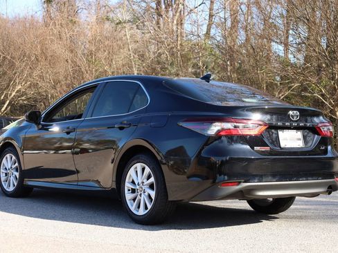 Used 2023 Toyota Camry LE image 5