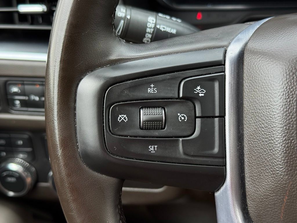Used 2024 GMC Yukon XL SLT AWD/4WD image 33