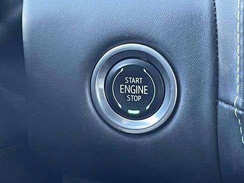 Used 2023 GMC Yukon XL Denali Ultimate AWD/4WD image 31