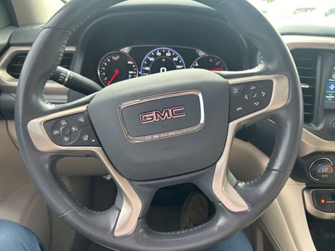Used 2021 GMC Acadia Denali w/ Denali Technology Package FWD image 16