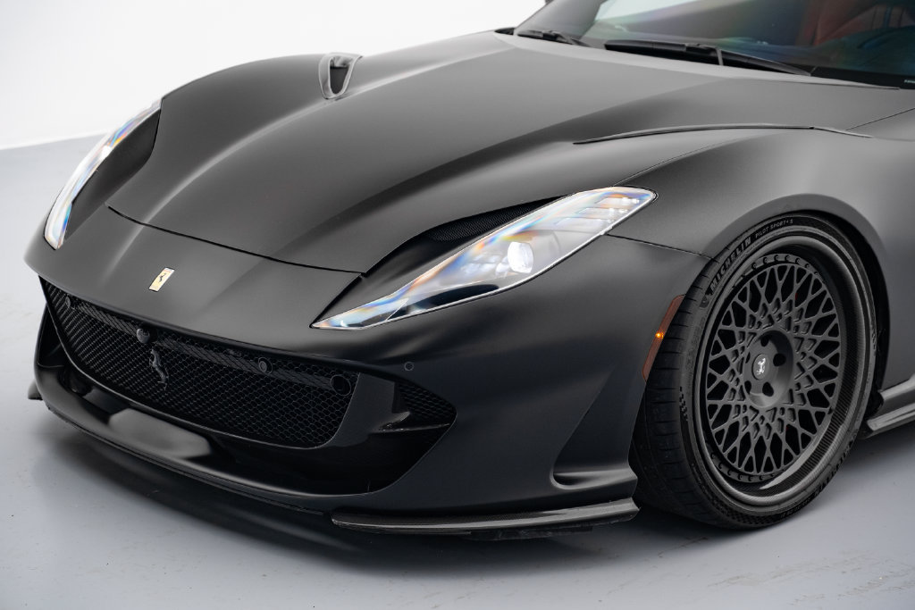 Used 2018 Ferrari 812 Superfast RWD image 6
