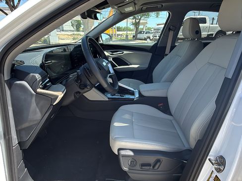 Used 2025 Audi Q5 Premium w/ Convenience Package AWD/4WD image 10