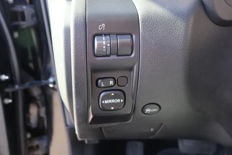 Used 2010 Subaru Forester 2.5X Limited AWD/4WD image 17