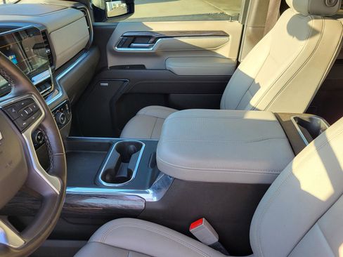 Used 2024 Chevrolet Silverado 2500 LTZ w/ LTZ Plus Package image 29