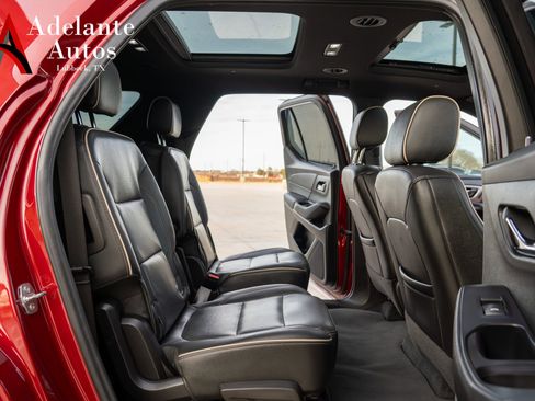 Used 2022 Chevrolet Traverse Premier image 12