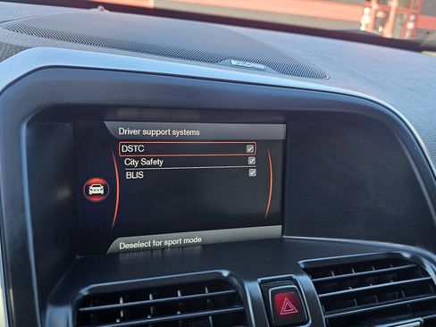 Used 2015 Volvo XC60 T5 Platinum image 41