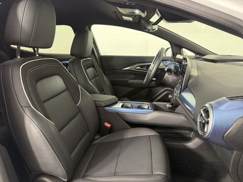Used 2025 Chevrolet Equinox EV LT w/ Convenience Package II FWD image 10
