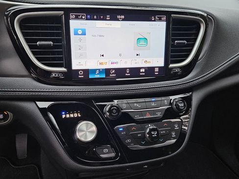 New 2026 Chrysler Pacifica Select image 17