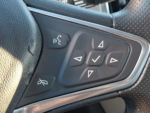 Used 2022 Chevrolet Equinox LS image 21