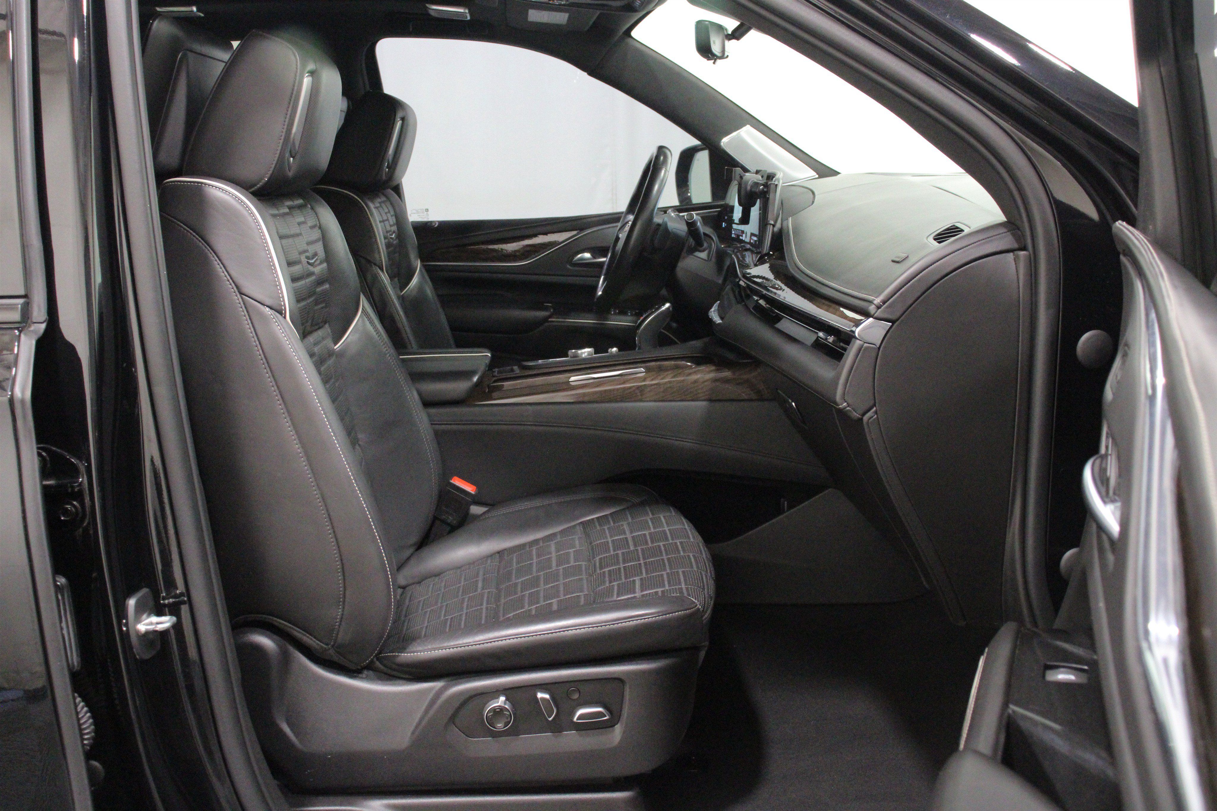 Used 2021 Cadillac Escalade Sport Platinum AWD/4WD image 31
