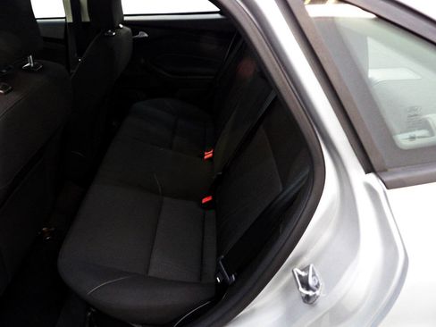 Used 2016 Ford Focus SE FWD image 10
