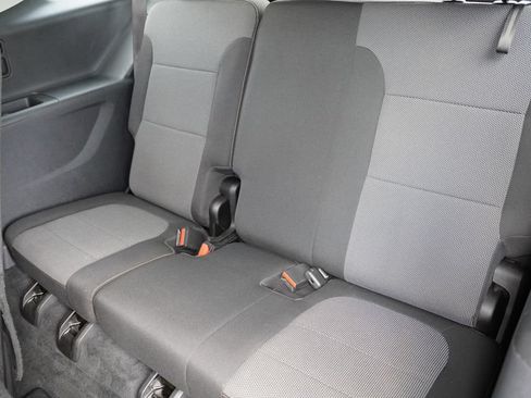 Used 2021 Chevrolet Traverse LS AWD/4WD image 18