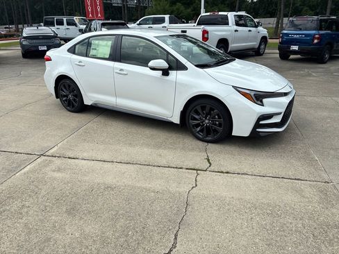 New 2026 Toyota Corolla SE FWD image 9