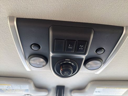 Used 2014 Toyota FJ Cruiser 4WD w/ Convenience Package image 17