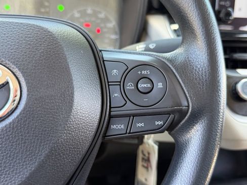 Used 2024 Toyota Corolla LE FWD image 18