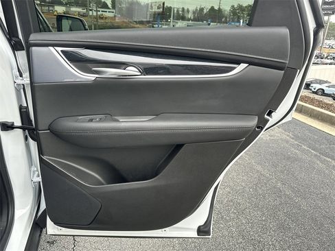 Used 2025 Cadillac XT5 Premium Luxury image 16