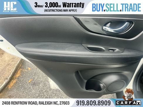 Used 2018 Nissan Rogue SV image 11